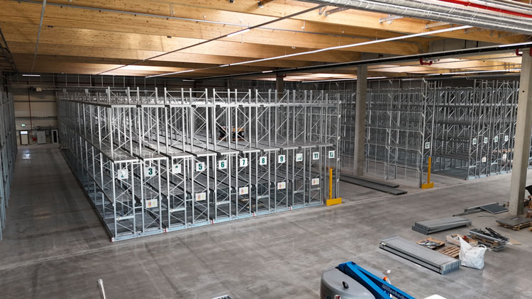 Müller Kirchroth: Finalisiertes Verschieberegalsystem im Lager, Koch Gruppe