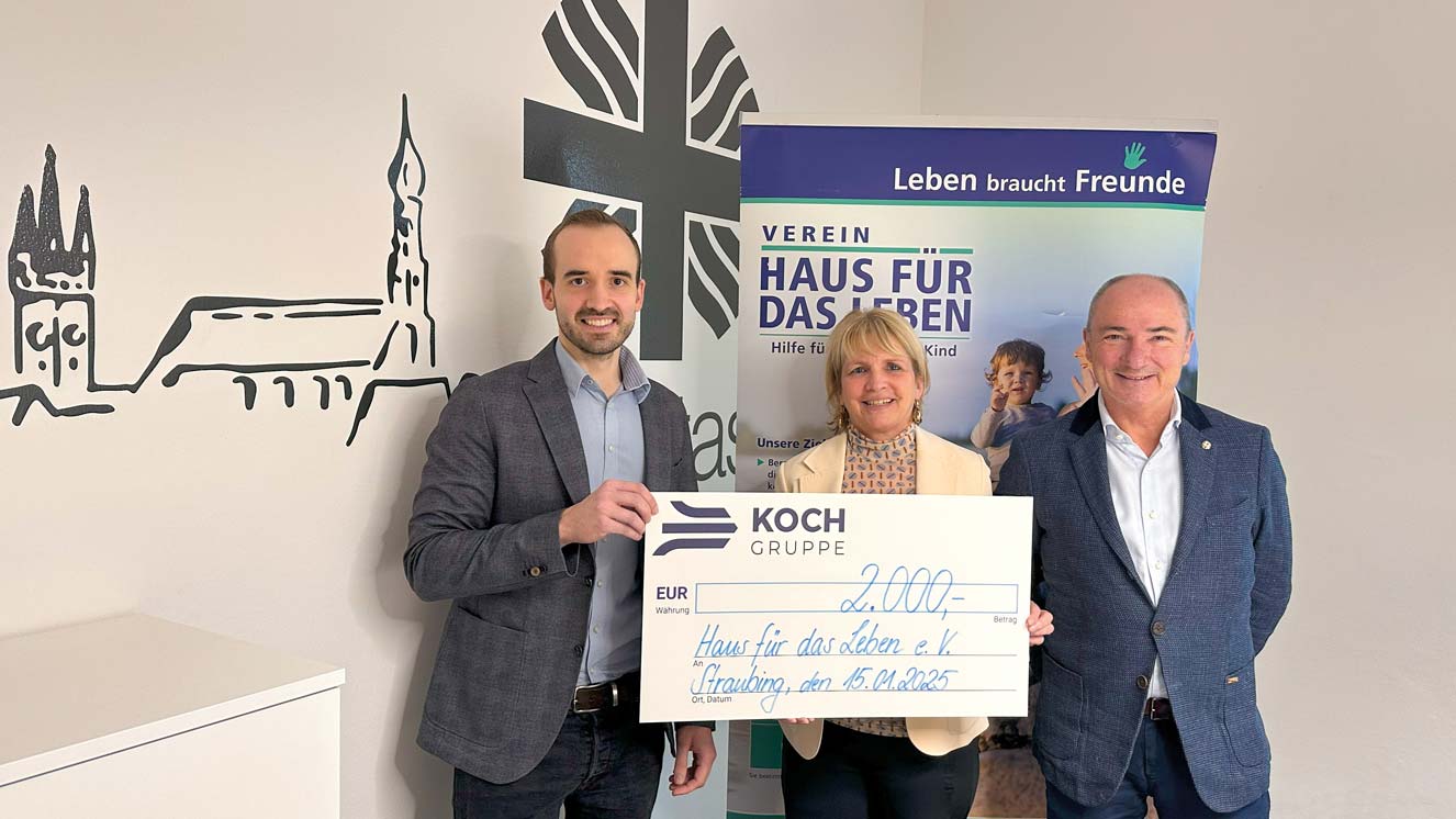 Spendenübergabe mit 